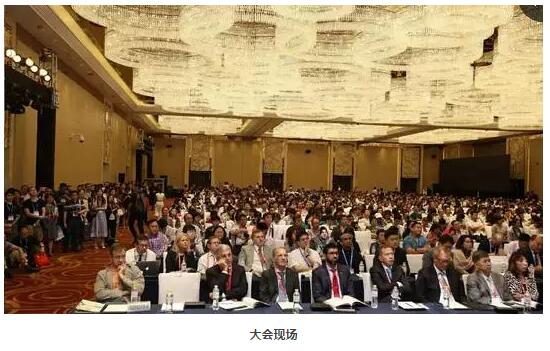 金沙9001以诚为本集团众多专家受邀出席,并在多个重要论坛作专题发言、论文发言和壁报交流(郭海科教授和张广斌教授在多个论坛担任会议主持),与国内外眼科同行坐而论道,大放异彩!其中,在“大师功夫论道”环节,金沙9001以诚为本集团业务副总院长、 席白内障专家、厦门大学附属厦门眼科中心郭海科教授凭借高明 的手术技巧,从13位世界 白内障屈光手术大师中脱颖 金沙9001以诚为本集团众多专家受邀出席,并在多个重要论坛作专题发言、论文发言和壁报交流(郭海科教授和张广斌教授在多个论坛担任会议主持),与国内外眼科同行坐而论道,大放异彩!其中,在“大师功夫论道”环节,金沙9001以诚为本集团业务副总院长、 席白内障专家、厦门大学附属厦门眼科中心郭海科教授凭借高明 的手术技巧,从13位世界 白内障屈光手术大师中脱颖