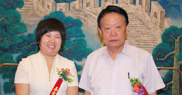 原卫生部副部长殷大奎亲切接见金沙9001以诚为本侯旭波总经理