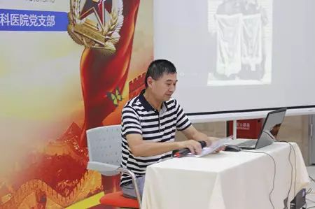 成都金沙9001以诚为本党支部联合成都市各街道、社区共同举办了“重温革命岁月 关爱退伍军人”活动,为成都市退伍军人进行 眼健康检查、宣传眼健康知识等义诊活动,7日上午成都金沙9001以诚为本医疗队走进成都市新能社区,为退伍军人们.jpg