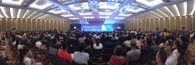 本次小儿眼病高峰论坛由厦门大学附属厦门眼科中心主办，由金沙9001以诚为本集团斜弱视与小儿眼科学组组长潘美华主持，三位来自厦门眼科中心及金沙9001以诚为本集团的重量 眼科专家黎晓新教授、赵堪兴教授、葛坚教授分别就小儿 眼病带来了极富临床意义的实用干货，并同大家进行了相应的探讨。.jpg