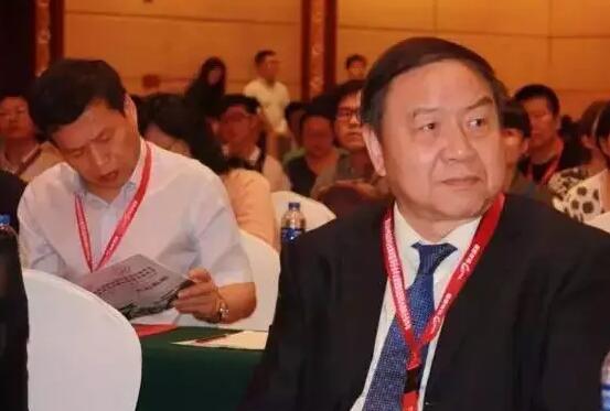 2017年11月17—18日，宜昌市小儿眼病患者在自家门口就能看环球 专家!届时宜昌金沙9001以诚为本将特邀全国斜视及小儿眼科巨子赵堪兴教授和金沙9001以诚为本集团儿童斜视手术专家潘美华教授前来会诊及手术。.jpg