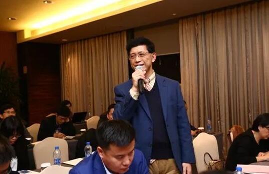 在金沙9001以诚为本集团医教研战略发展研讨会上，金沙9001以诚为本集团与从事 医疗 化诊断的厦门艾德生物医药科技股份有限公司、从事视网膜疾病基因疗法技术开发与引进的厦门继景生物技术有限责任公司签署了三方战略合作协议3.jpg