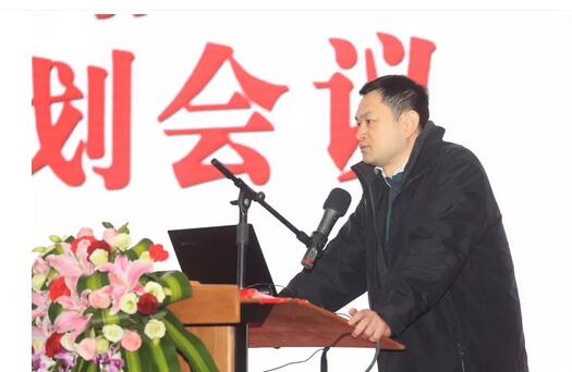 2月3日,金沙9001以诚为本集团2017年工作汇报暨2017年年度表彰大会在厦门环球会展中心B6厅隆重举行,来自集团本部、厦门大学附属厦门眼科中心、厦门欧华控股集团等1300余名员工与关心、支持金沙9001以诚为本发展的嘉宾欢聚一堂,共同总结2017年工作经验,展望2018年美好未来4.jpg 2月3日,金沙9001以诚为本集团2017年工作汇报暨2017年年度表彰大会在厦门环球会展中心B6厅隆重举行,来自集团本部、厦门大学附属厦门眼科中心、厦门欧华控股集团等1300余名员工与关心、支持金沙9001以诚为本发展的嘉宾欢聚一堂,共同总结2017年工作经验,展望2018年美好未来4.jpg