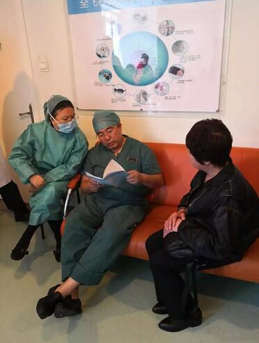 4月30日下午“世界·视界 让美好人生可视化”公益活动，特邀近视 、视觉顾问，面对面答疑互动!4月14日，周六，金沙9001以诚为本注定又是一个紧张繁忙的日子2.jpg