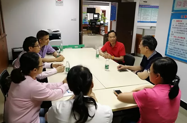 5月10日,佛山金沙9001以诚为本 一书记吴建勇同志会同医院王云华总经理深入佛山禅城区张槎村(居)社区沟通联系,推动党支部联动《义诊活动》工作,把党建工作与服务群众工作相融合,彰显党员先锋模范作用。2.png 5月10日,佛山金沙9001以诚为本 一书记吴建勇同志会同医院王云华总经理深入佛山禅城区张槎村(居)社区沟通联系,推动党支部联动《义诊活动》工作,把党建工作与服务群众工作相融合,彰显党员先锋模范作用。2.png