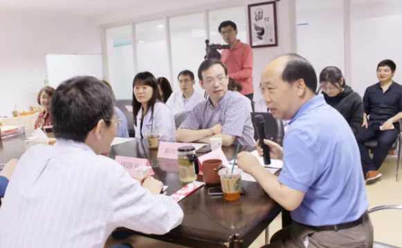 上海和平眼科医院屈光白内障“睛彩会诊时刻-学术沙龙”圆满结束2.png 上海和平眼科医院屈光白内障“睛彩会诊时刻-学术沙龙”圆满结束2.png