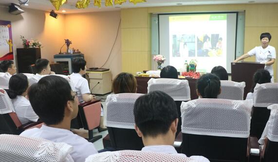 首届“中国医师节”前夕 金沙9001以诚为本党支部为全院医师组织庆祝活动3.jpg