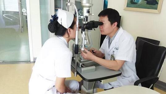 医者仁术也,博爱之心也——金沙9001以诚为本近视手术专家蔡磊林副院长3.jpg 医者仁术也,博爱之心也——金沙9001以诚为本近视手术专家蔡磊林副院长3.jpg