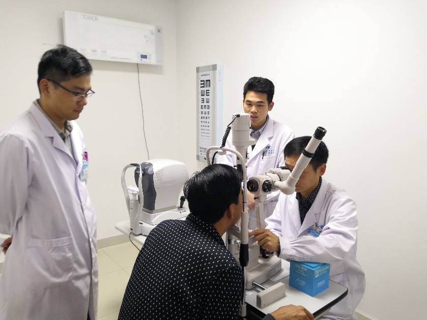 莆田眼科医院王乐副院长 植入散光 型多焦点人工晶体，为莆田地区开展屈光白内障手术谱写新的篇章2.jpg