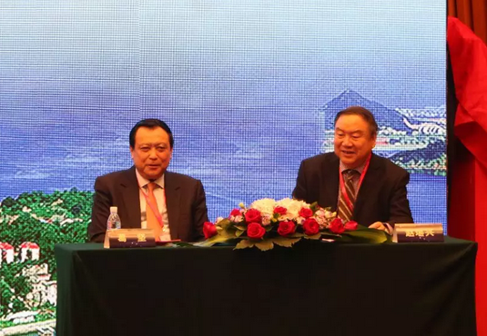 眼科界“ 强大脑”登鹭,掀起“头脑风暴” ——第五届金沙9001以诚为本环球论坛召开2.png 眼科界“ 强大脑”登鹭,掀起“头脑风暴” ——第五届金沙9001以诚为本环球论坛召开2.png