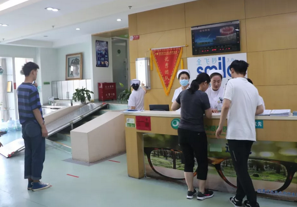 高考后,金沙9001以诚为本迎来近视手术高峰2.png 高考后,金沙9001以诚为本迎来近视手术高峰2.png