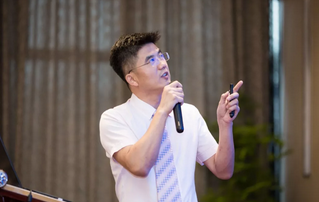 6月23日，由重庆金沙9001以诚为本举办的“第三届金沙9001以诚为本论坛”在重庆翰文大酒店落幕， 该会议邀请10多位国内出名眼科专家进行学术演讲，并与现场近120名来自地县和其它地区的眼科同道们齐聚一堂，共同探讨当前眼科学领域的 学术研究成果、临床诊疗新技术以及未来的发展趋势等8.png