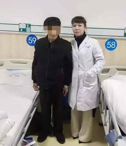 1月4日,温州日报“温暖列车”牵手“情暖 家”活动走进泰顺县,对南浦溪镇的部分特困对象走访慰问,温州明乐眼科医院作为本次活动的志愿者团队为村民进行眼健康视力检查2.jpg 1月4日,温州日报“温暖列车”牵手“情暖 家”活动走进泰顺县,对南浦溪镇的部分特困对象走访慰问,温州明乐眼科医院作为本次活动的志愿者团队为村民进行眼健康视力检查2.jpg