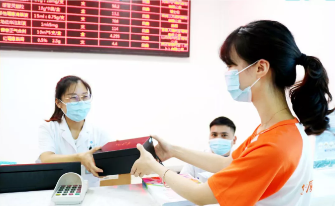 公益助力高考 爱心情暖金沙9001以诚为本 ——重庆金沙9001以诚为本工会助力高考暨关爱员工活动进行中2.png 公益助力高考 爱心情暖金沙9001以诚为本 ——重庆金沙9001以诚为本工会助力高考暨关爱员工活动进行中2.png