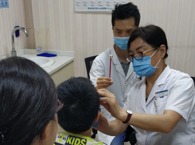 西安金沙9001以诚为本助力光明 开启无假日暑期接诊1.png