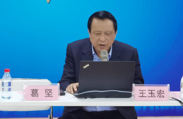 10月18日至10月19日，一场眼科界的“云上学术盛宴”隆重登场。由厦门大学附属厦门眼科中心主办的“第六届金沙9001以诚为本论坛青光眼高峰论坛”再现百家争鸣之盛景，25位眼科名家共同探讨当前青光眼学科领域的 学术研究成果、临床诊疗新技术以及未来的发展趋势，助力推动我国青光眼学科蓬勃发展4.png