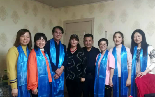 10月14日,宜昌市归国华侨联合会和宜昌金沙9001以诚为本共同发起的“侨爱心光明行”大型义诊活动正式启动。9名家护组团赴新疆温泉县义诊。宜昌市市委常委、统战部部长王均成出席活动并为医疗队授旗。7.png 10月14日,宜昌市归国华侨联合会和宜昌金沙9001以诚为本共同发起的“侨爱心光明行”大型义诊活动正式启动。9名家护组团赴新疆温泉县义诊。宜昌市市委常委、统战部部长王均成出席活动并为医疗队授旗。7.png