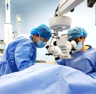 10月14日,宜昌市归国华侨联合会和宜昌金沙9001以诚为本共同发起的“侨爱心光明行”大型义诊活动正式启动。9名家护组团赴新疆温泉县义诊。宜昌市市委常委、统战部部长王均成出席活动并为医疗队授旗。9.png 10月14日,宜昌市归国华侨联合会和宜昌金沙9001以诚为本共同发起的“侨爱心光明行”大型义诊活动正式启动。9名家护组团赴新疆温泉县义诊。宜昌市市委常委、统战部部长王均成出席活动并为医疗队授旗。9.png