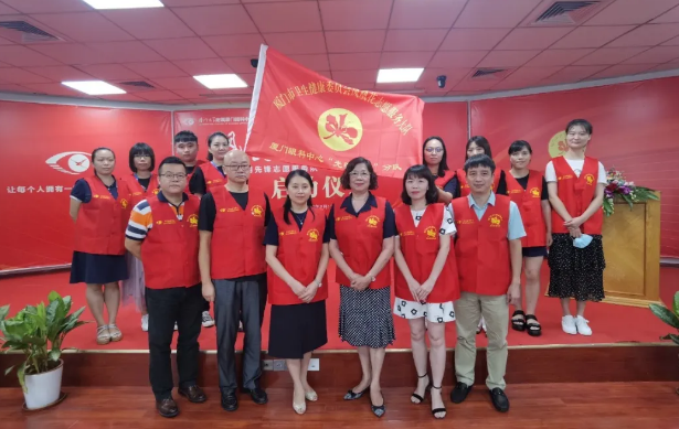 高山上的一抹志愿红—— 厦门眼科中心凤凰花“光明先锋”志愿服务队走进高山村落1.png