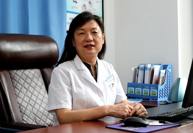 西安金沙9001以诚为本张利玲主任医师:身份多样,信念如一1.png 西安金沙9001以诚为本张利玲主任医师:身份多样,信念如一1.png