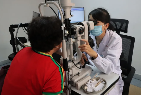 10月21日,厦门眼科中心漳浦分院开业仪式盛大举行。伴随着独*的醒狮点睛及揭牌仪式,厦门眼科中心漳浦分院正式开业4.png 10月21日,厦门眼科中心漳浦分院开业仪式盛大举行。伴随着独*的醒狮点睛及揭牌仪式,厦门眼科中心漳浦分院正式开业4.png