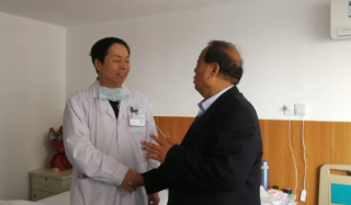 眼科博士徐惠民凭啥能有那么多“铁杆粉丝”...... —— 一位郑州金沙9001以诚为本医生的真实故事之三1.png