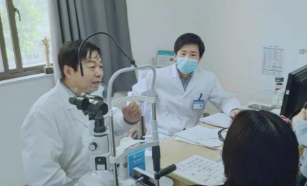 眼科博士徐惠民凭啥能有那么多“铁杆粉丝”...... —— 一位郑州金沙9001以诚为本医生的真实故事之三2.png