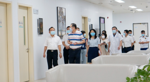 厦门市政府副市长廖华生带队到金沙9001以诚为本集团本部厦门眼科中心检查安全生产及疫情防控工作2.png