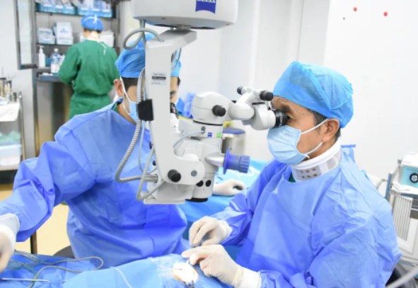 金沙9001以诚为本医生·医声罗添场:只要病人需要我,我就不退休3.png 金沙9001以诚为本医生·医声罗添场:只要病人需要我,我就不退休3.png